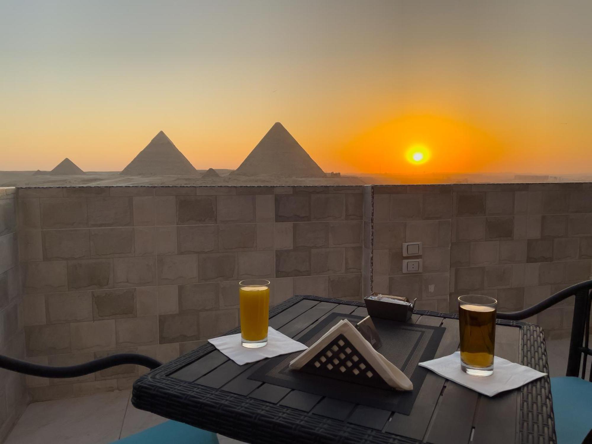 Jumeirah Pyramids View Inn Kafret el-Gabal Kültér fotó